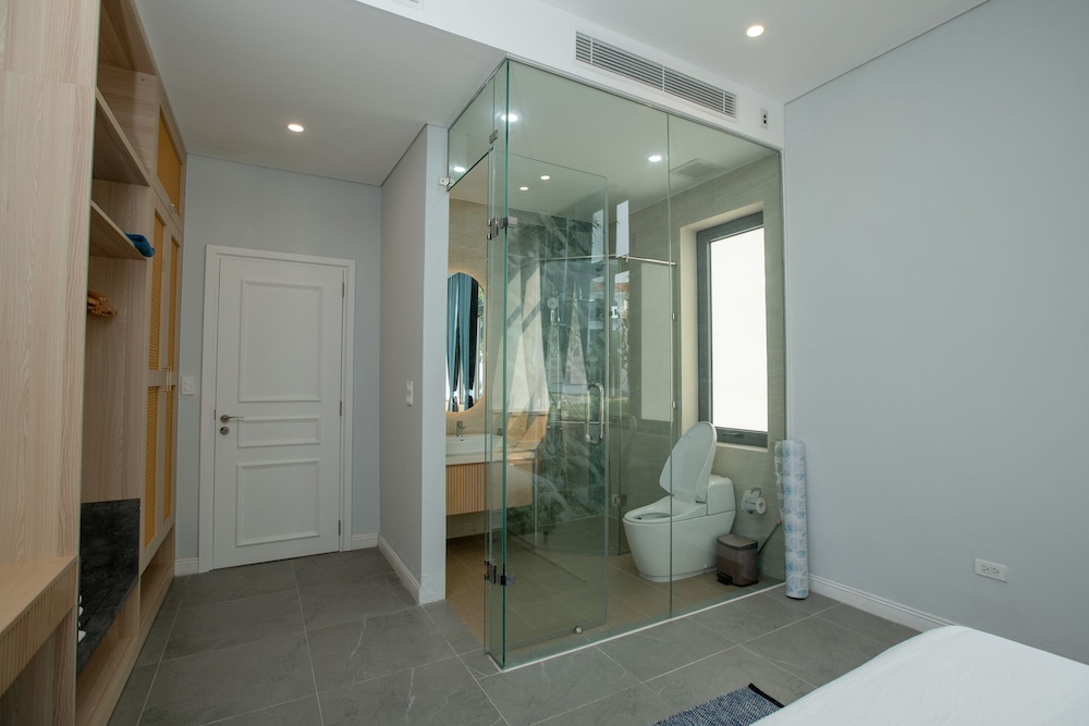 Solar LuxStay Villa - Long Beach