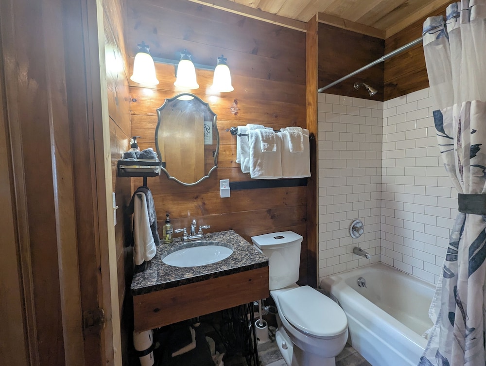 Feather Nest Inn