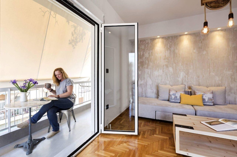 Atmospheric Apartment near Acropolis by CloudKeys