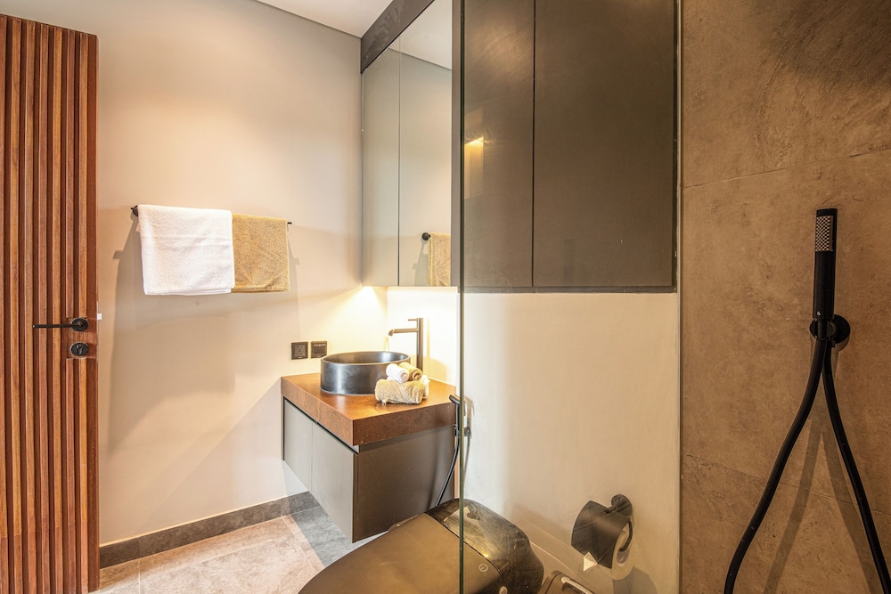 C La Villa Modern 4br Villa Canggu Beach 5mins
