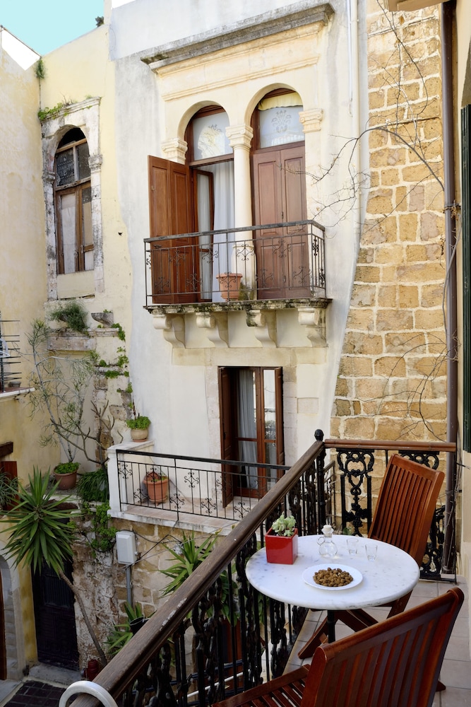 Silde Apartments