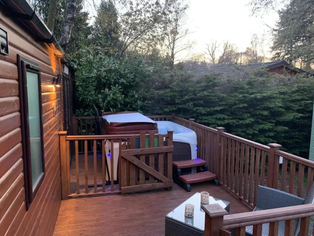 Stunning 3-bed Lodge in Windermere view 5