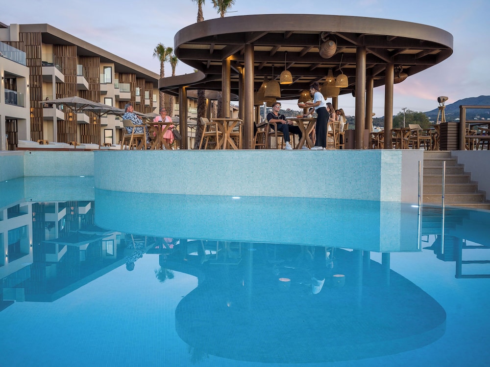 Nalu Resort & Spa