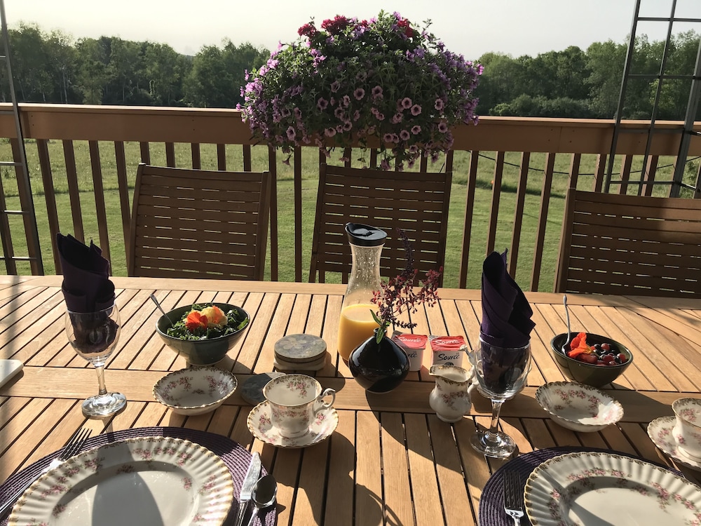 Golden Pathways Retreat and B&B