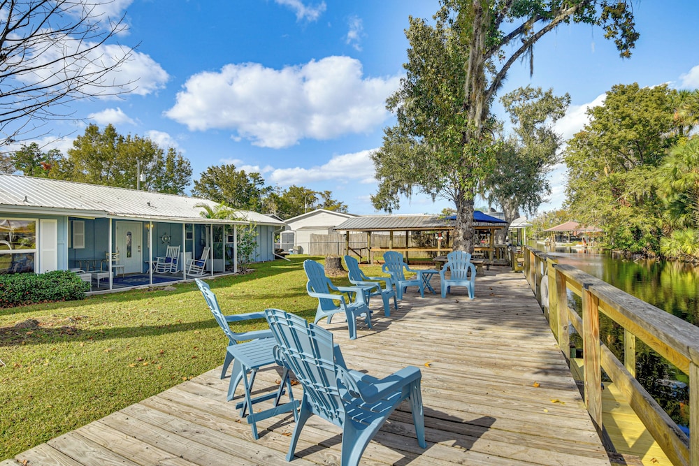 Riverside Retreat w/ Boat Dock in Sunny Astor!