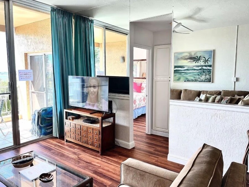 Menehune Shores 601 2 Bedroom Condo