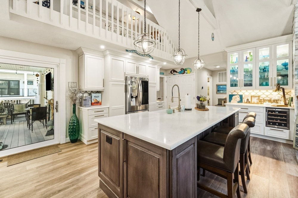 Santorelli's Seaside Serenety 4 Bedroom Home
