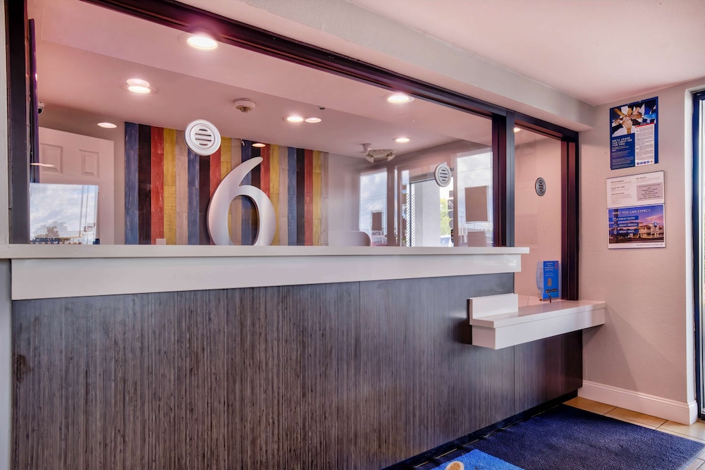 Motel 6 Jackson, MS