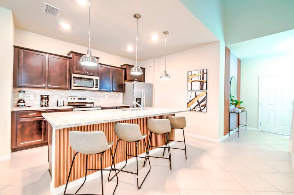16239 7BR Stunning Home For Your Family Vacation