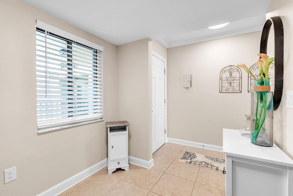 Land's End 11-306 Beach Front - Premier