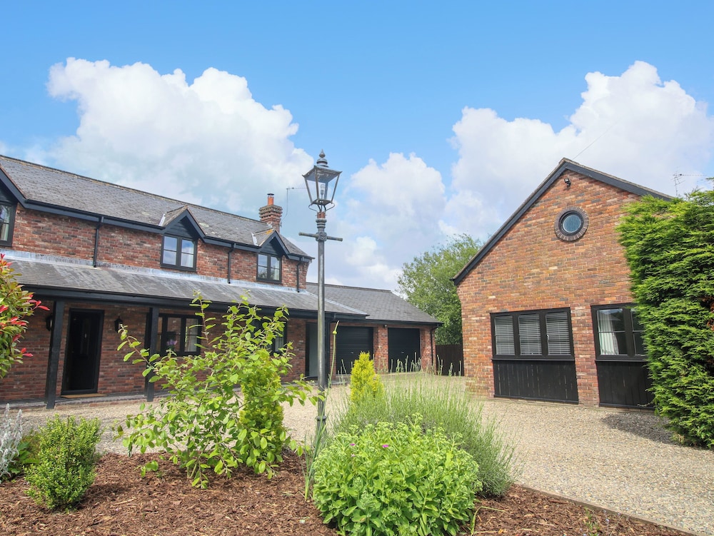 1 Clarkes Lane