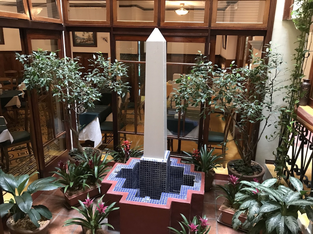 Hotel Fleur De Lys - Property Image 4