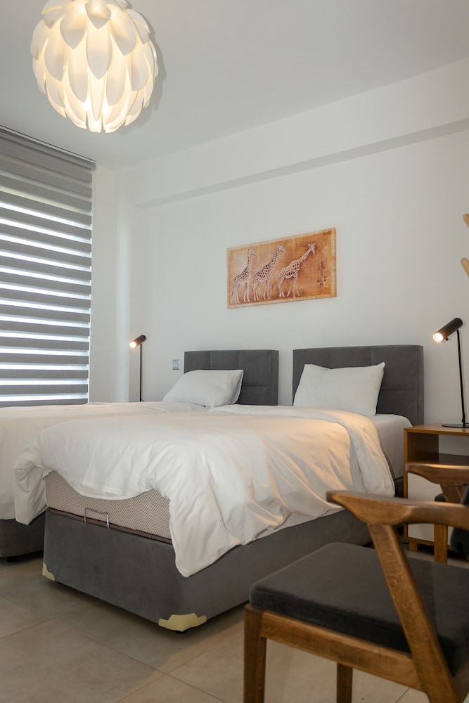 Modern and Luxurious Apartment in a Prime Resort