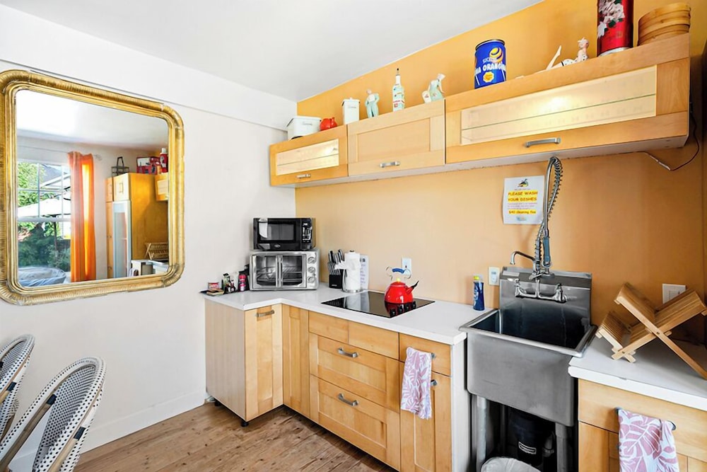 Petaluma Vacations - Metro Hotel and Cafe - Property Image 10