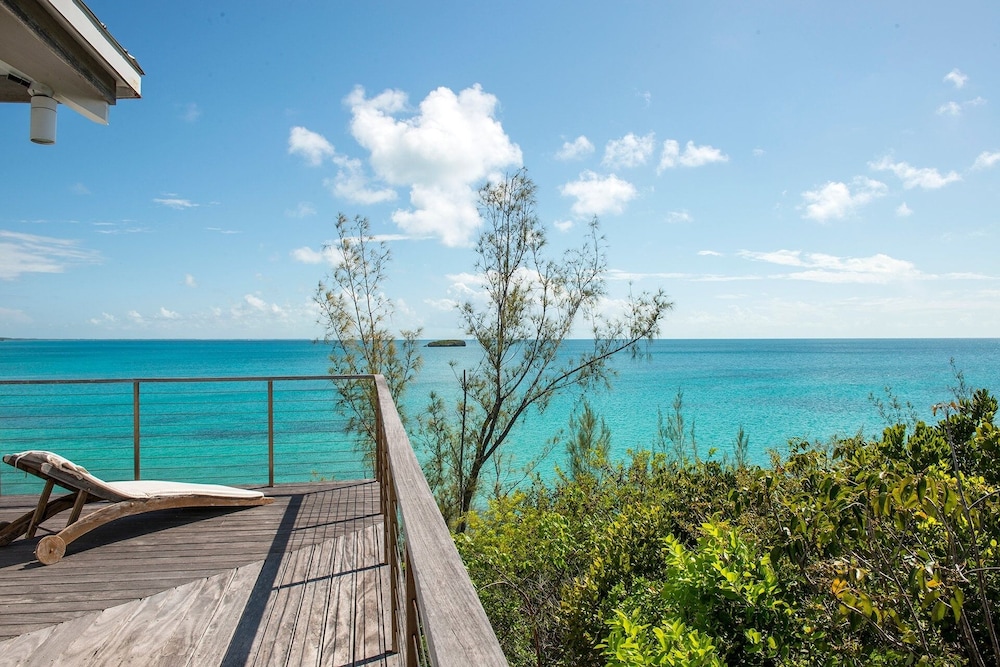 Touch Of Class Estate - A Caribbean Beachfront Estate 5 Bedroom Estate