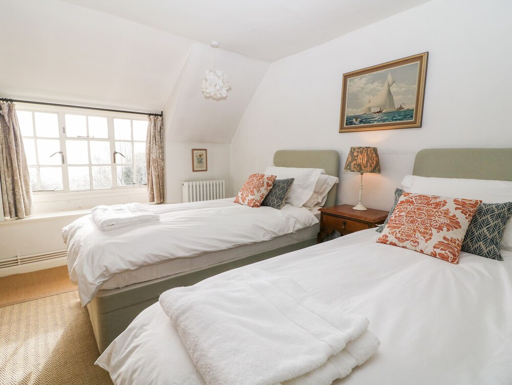 Holly Cottage
