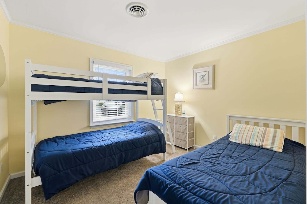 Minutes To Rehoboth Beach And Lewes Beach 3br Home 3 Bedroom Home