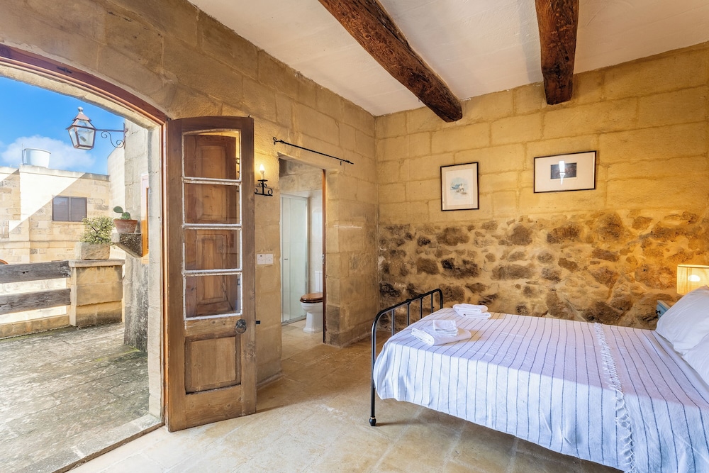 Bebbuxija Pool Farmhouse Gozo