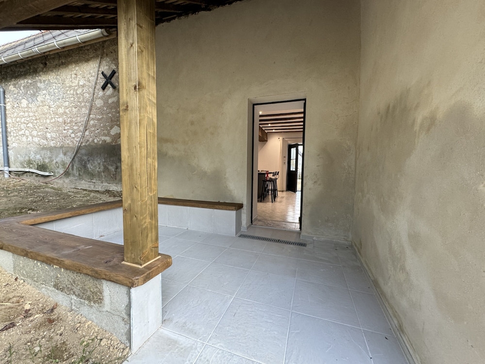 House in Mansigne With Fenced Garden
