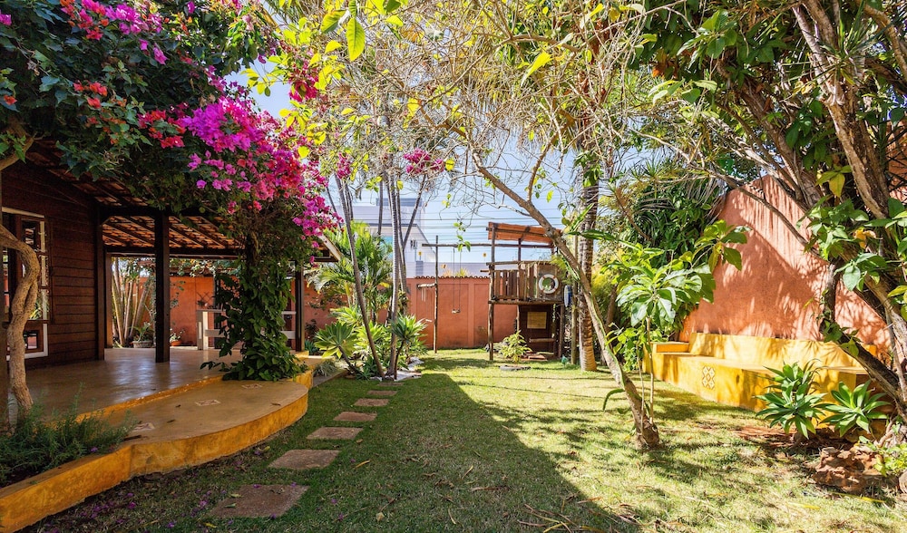 Charming House w/ BBQ in Vila Planalto Act029
