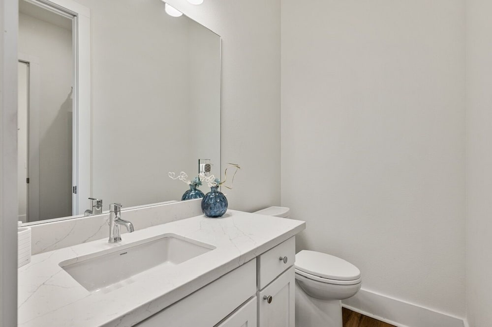 Tidewater 4 Bedroom Home by RedAwning