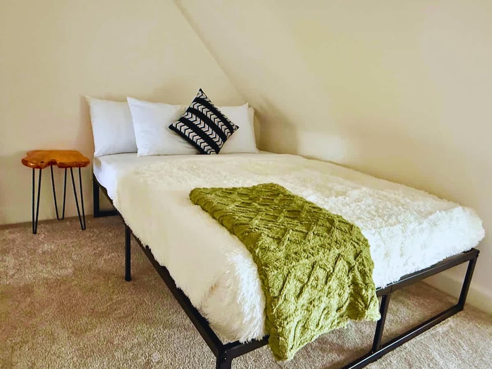 Short North Convention King Bed Parking Free