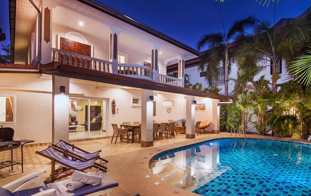 Villa Waree Near City and Beach