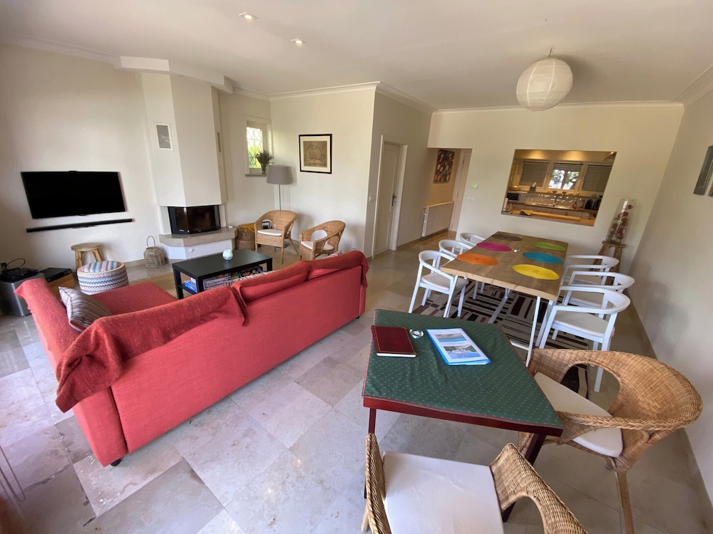 Family Home Near Beach in Golden Triangle