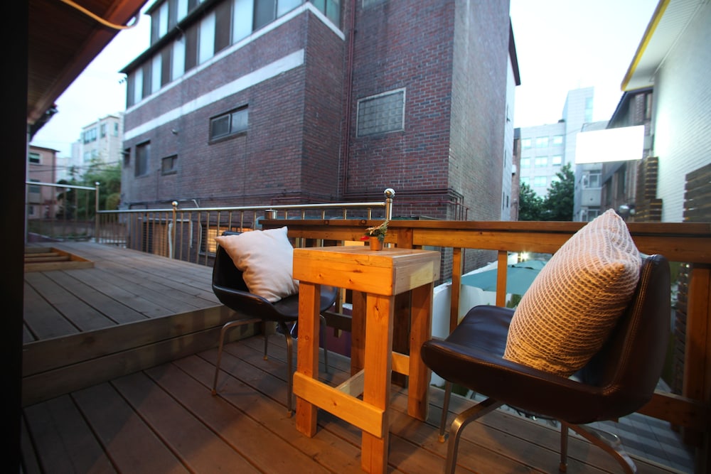 Mr.Comma Guesthouse - Hostel