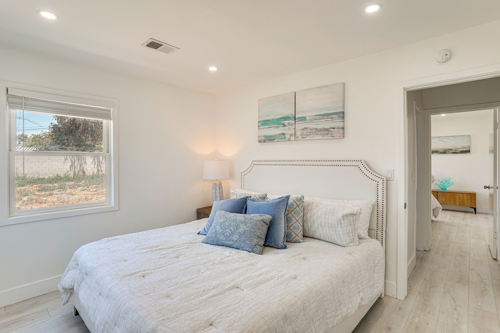 7 Mi Huntington Beach: Family Home w/ Patio!