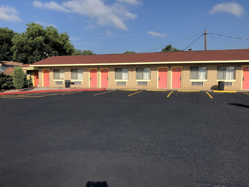 De Leon Inn