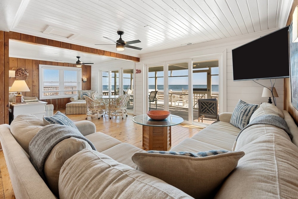 Laughin Place V 5 Bedroom Home by Peace Vacations
