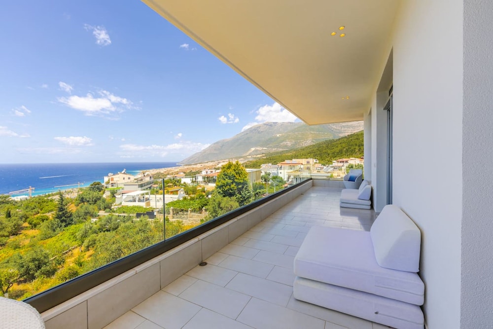 Villa Belle Azure in Gjilek