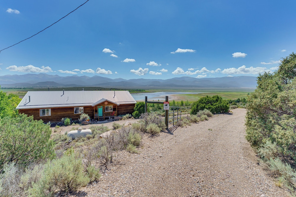 Walk to Lake: Scenic Southern Colorado Escape!