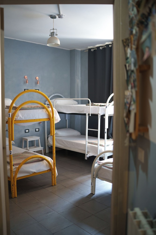 Lion University & Youth Hostel Milano