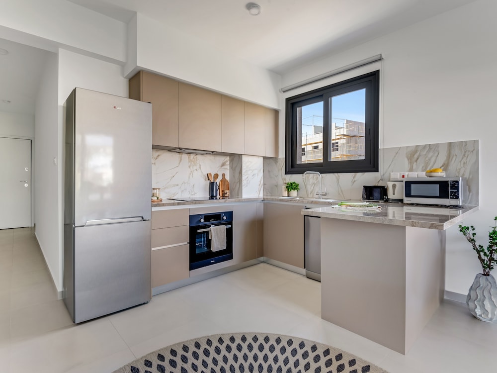 Sanders Triple - Cozy 1-bdr Apt With Balcony