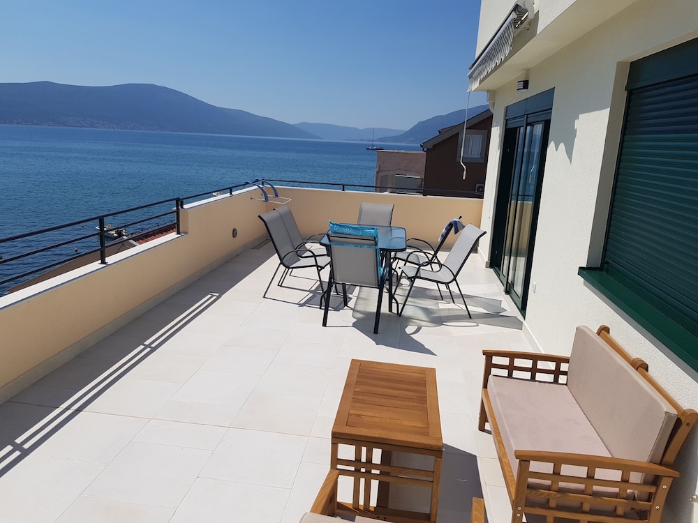 Apartments Tivat Obala view 4
