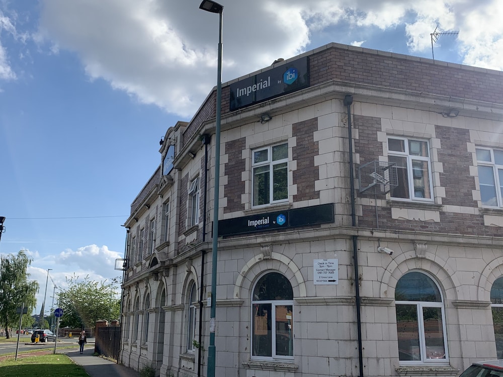 Salford Vacations - Imperial Salford Hotel - Property Image 1