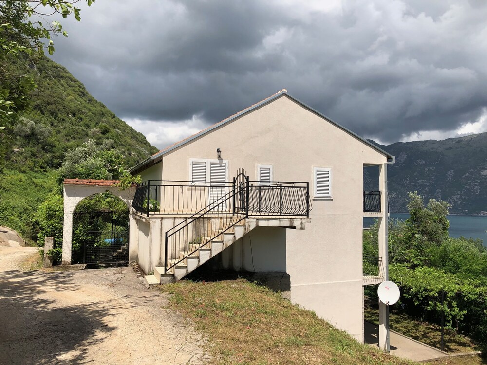 Two Bedroom Apartment With Amazing Views