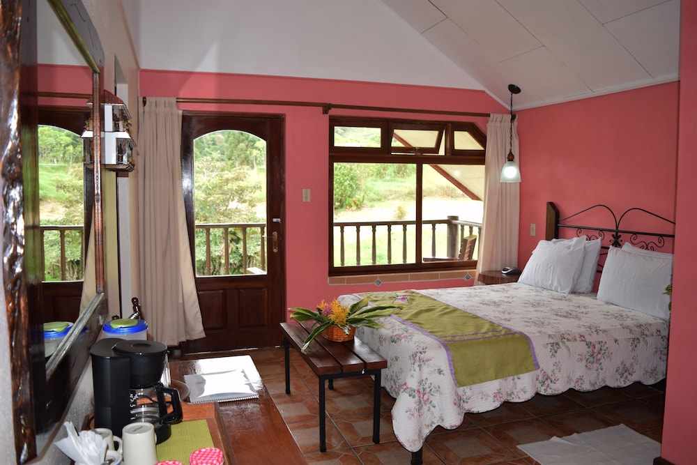 Guayabo Lodge