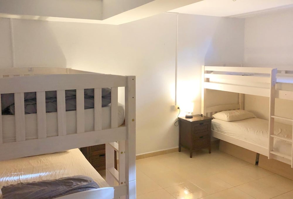 International Surf School & Camp - Hostel