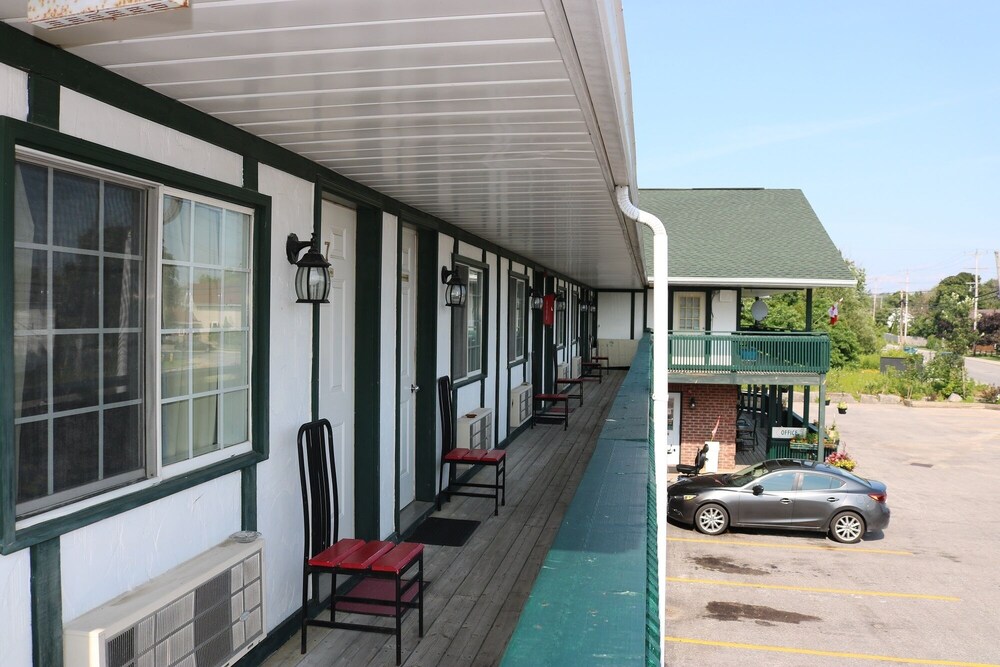 Fenelon Inn