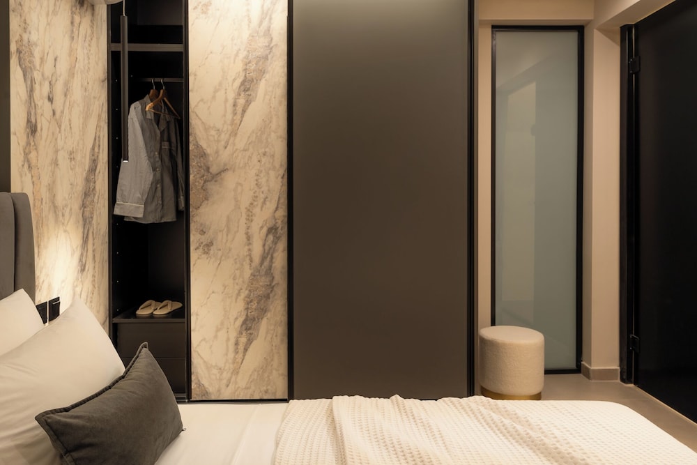 FOS Premium Apartments by halu