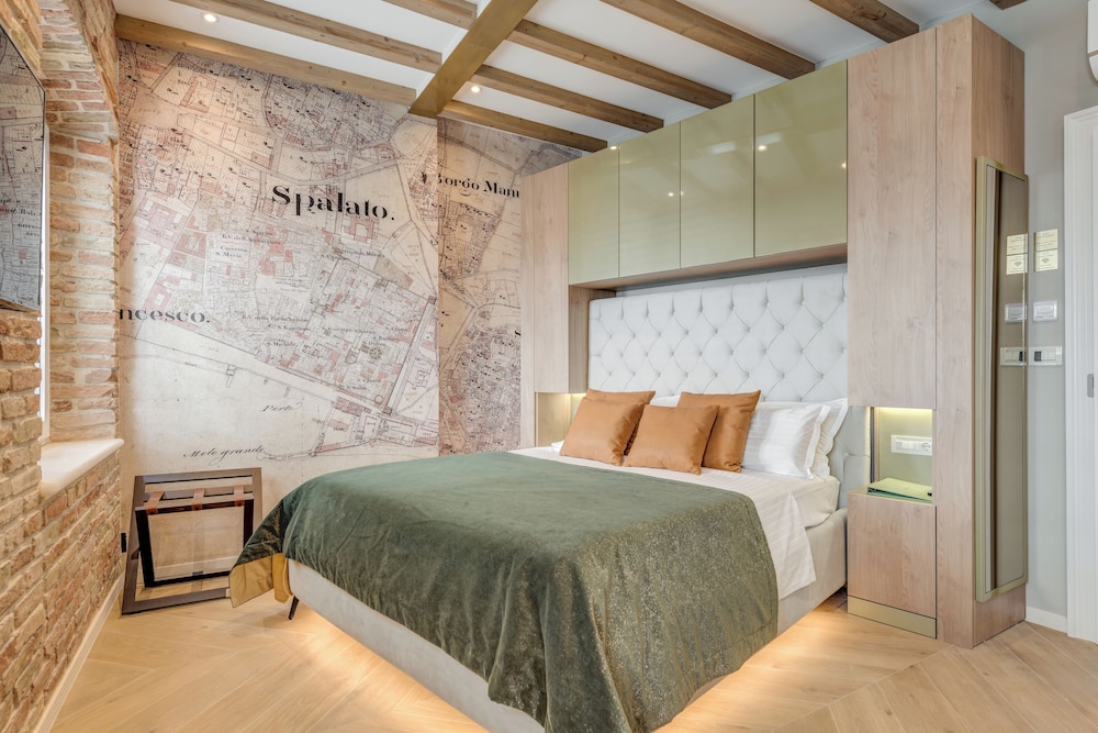 Grand Palace Luxury Retreat - Tale Of The Sea