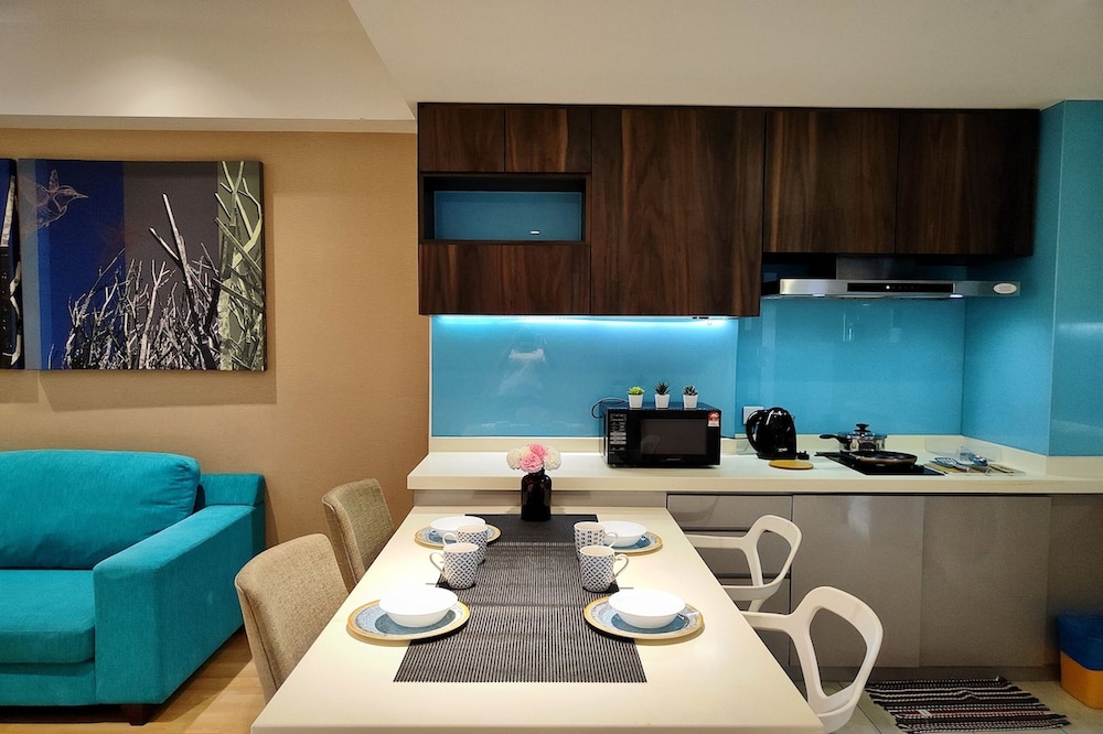 D' Majestic Residence by Emily in Town