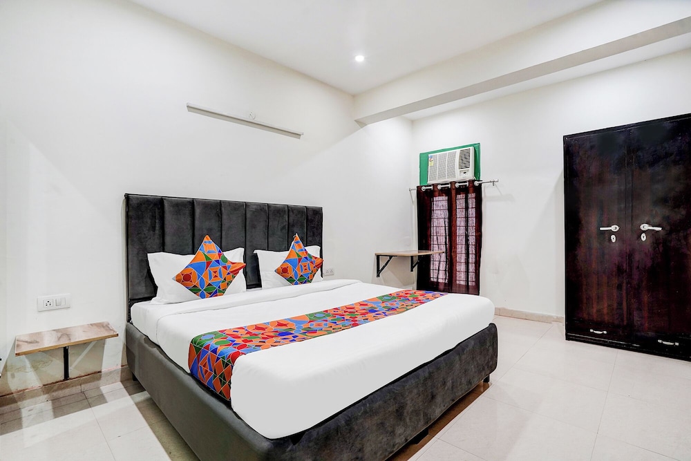 Fabhotel Cyberhub Suits