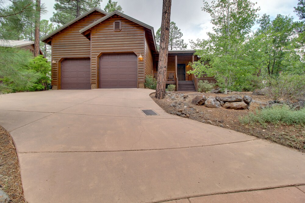 Furnished Deck & Grill: Wooded Torreon Cabin view 3