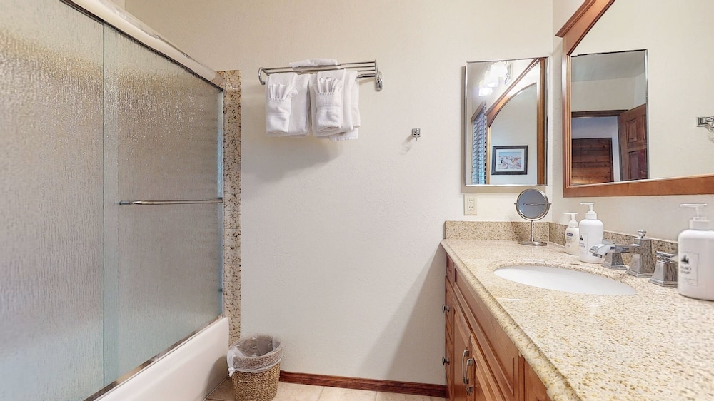 Mammoth Sierra Townhomes #25 3 Bedroom Condo