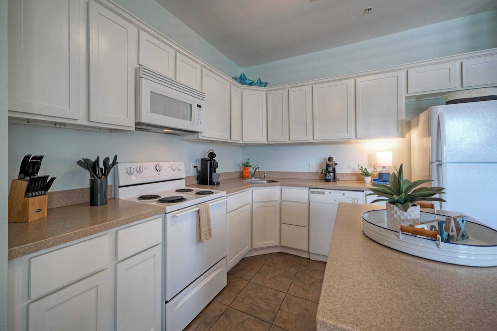 9 Costa Bahia Condos Sleeps 48 + Pool Minutes to the Beach