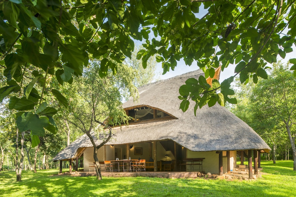 Lokuthula Lodges